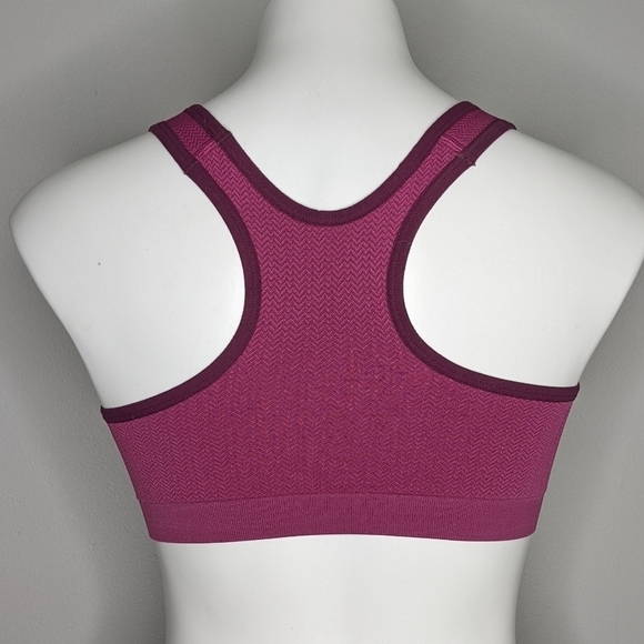 ✨3/$15 Patagonia purple sports bra XS - Picture 4 of 8